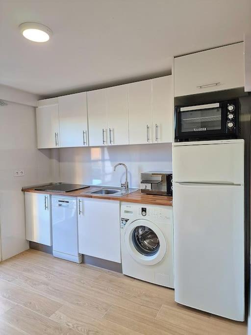 Encantador Duplex Para 6 A 1 Minuto De La Playa เบนัลมาเดนา ภายนอก รูปภาพ
