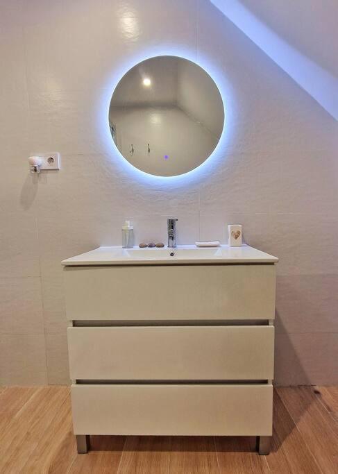 Encantador Duplex Para 6 A 1 Minuto De La Playa เบนัลมาเดนา ภายนอก รูปภาพ