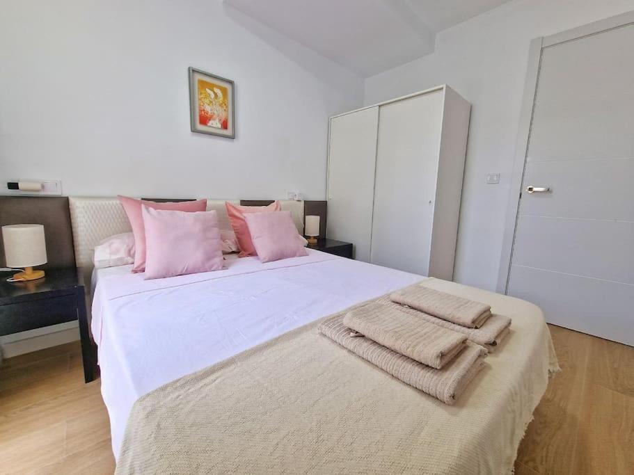 Encantador Duplex Para 6 A 1 Minuto De La Playa เบนัลมาเดนา ภายนอก รูปภาพ