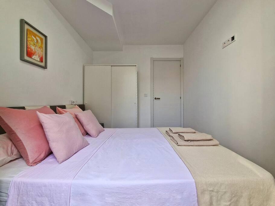 Encantador Duplex Para 6 A 1 Minuto De La Playa เบนัลมาเดนา ภายนอก รูปภาพ